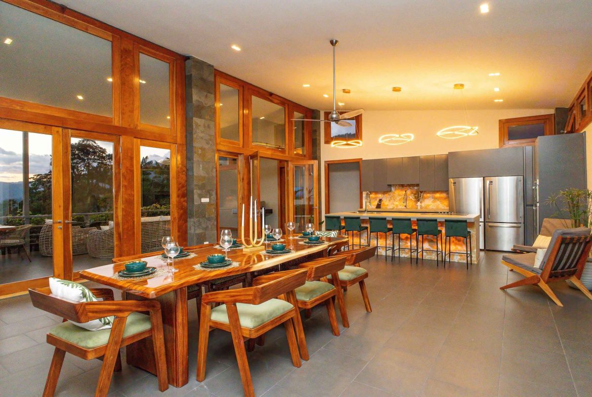VILLA CHIRRIPO PROPERTY WITH PANORAMIC VIEWS OF THE MOUNTAINS AND SUNSET, IN RIVAS – 8.7 ACRES