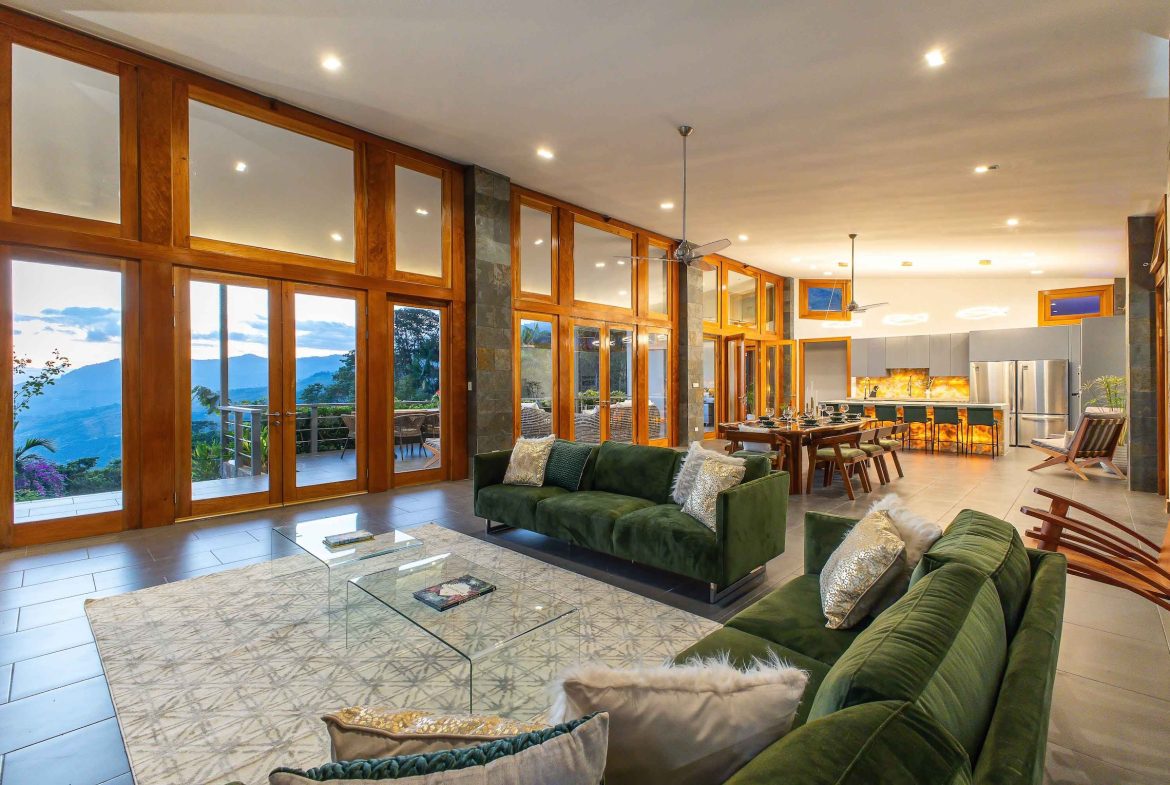 VILLA CHIRRIPO PROPERTY WITH PANORAMIC VIEWS OF THE MOUNTAINS AND SUNSET, IN RIVAS – 8.7 ACRES