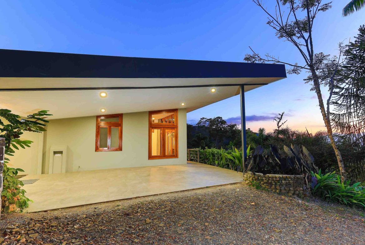 VILLA CHIRRIPO PROPERTY WITH PANORAMIC VIEWS OF THE MOUNTAINS AND SUNSET, IN RIVAS – 8.7 ACRES