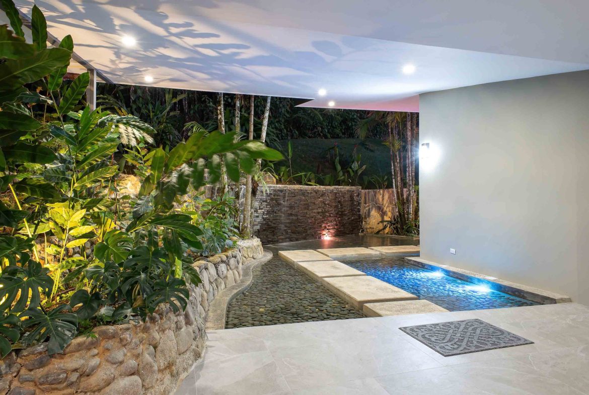 VILLA CHIRRIPO PROPERTY WITH PANORAMIC VIEWS OF THE MOUNTAINS AND SUNSET, IN RIVAS – 8.7 ACRES