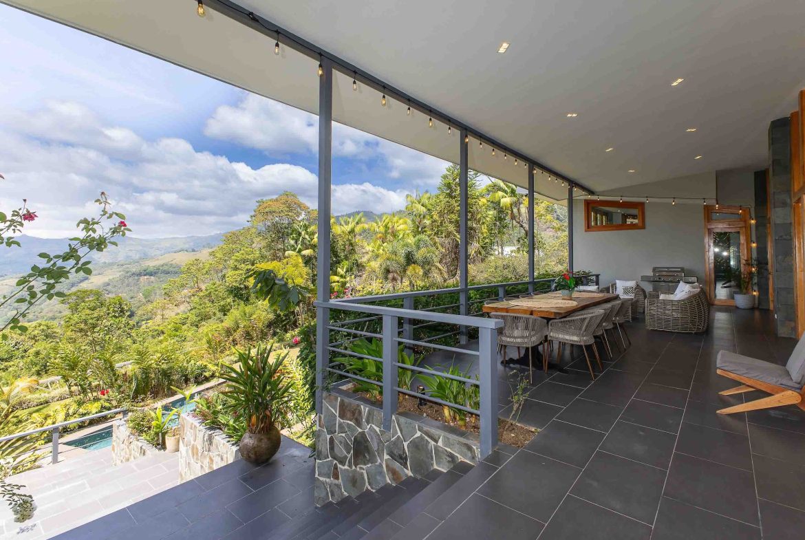 VILLA CHIRRIPO PROPERTY WITH PANORAMIC VIEWS OF THE MOUNTAINS AND SUNSET, IN RIVAS – 8.7 ACRES