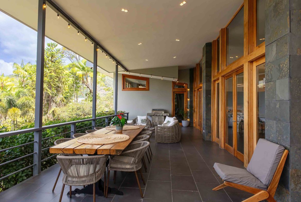 VILLA CHIRRIPO PROPERTY WITH PANORAMIC VIEWS OF THE MOUNTAINS AND SUNSET, IN RIVAS – 8.7 ACRES