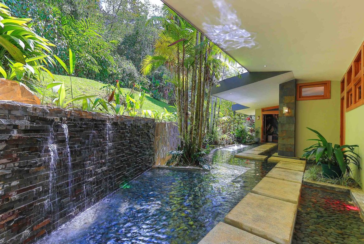 VILLA CHIRRIPO PROPERTY WITH PANORAMIC VIEWS OF THE MOUNTAINS AND SUNSET, IN RIVAS – 8.7 ACRES
