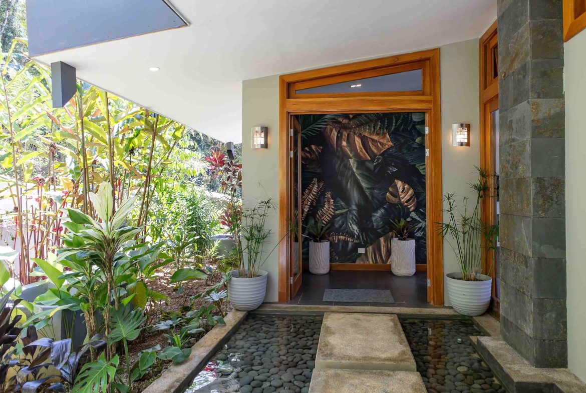VILLA CHIRRIPO PROPERTY WITH PANORAMIC VIEWS OF THE MOUNTAINS AND SUNSET, IN RIVAS – 8.7 ACRES