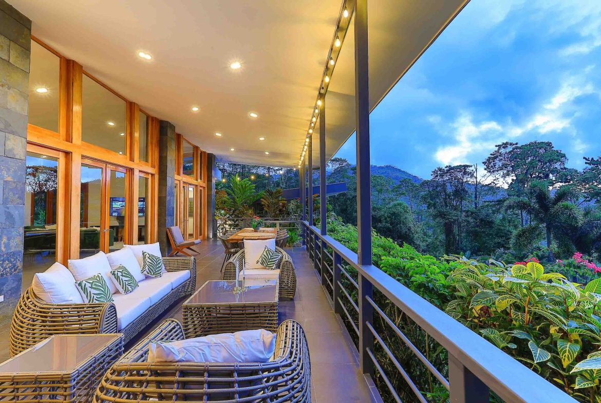 VILLA CHIRRIPO PROPERTY WITH PANORAMIC VIEWS OF THE MOUNTAINS AND SUNSET, IN RIVAS – 8.7 ACRES, Uvita, Costa Rica — photo 8