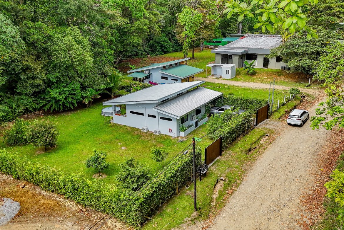 PROPERTY WITH FRUIT TREES IN A BEAUTIFUL GARDEN, IN OJOCHAL – 0.26 ACRES, Uvita, Costa Rica — photo 2