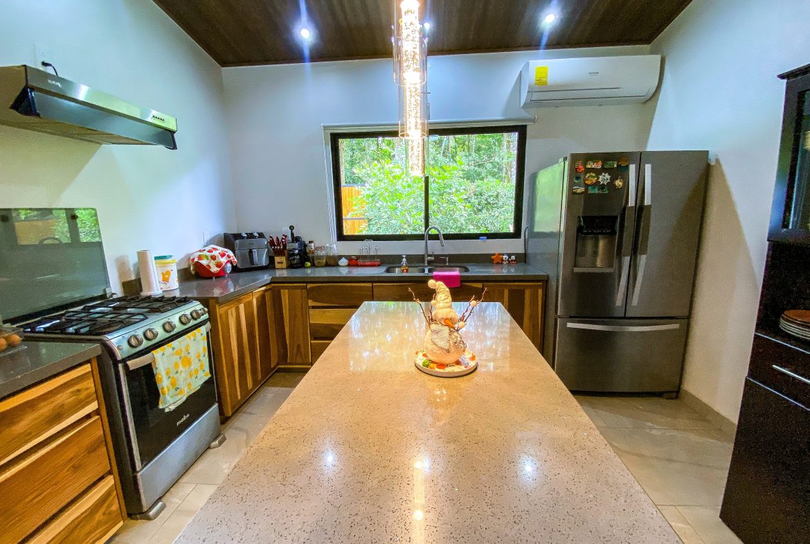 PROPERTY WITH FRUIT TREES IN A BEAUTIFUL GARDEN, IN OJOCHAL – 0.26 ACRES, Uvita, Costa Rica — photo 7