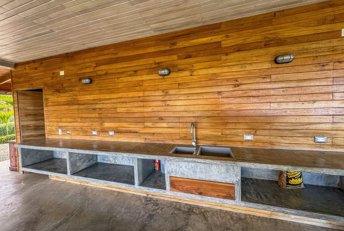 MOUNTAIN PROPERTY WITH ONE BEDROOM WITH OCEAN FRONT VIEWS, IN CINCO VENTANAS – 0.64 ACRES