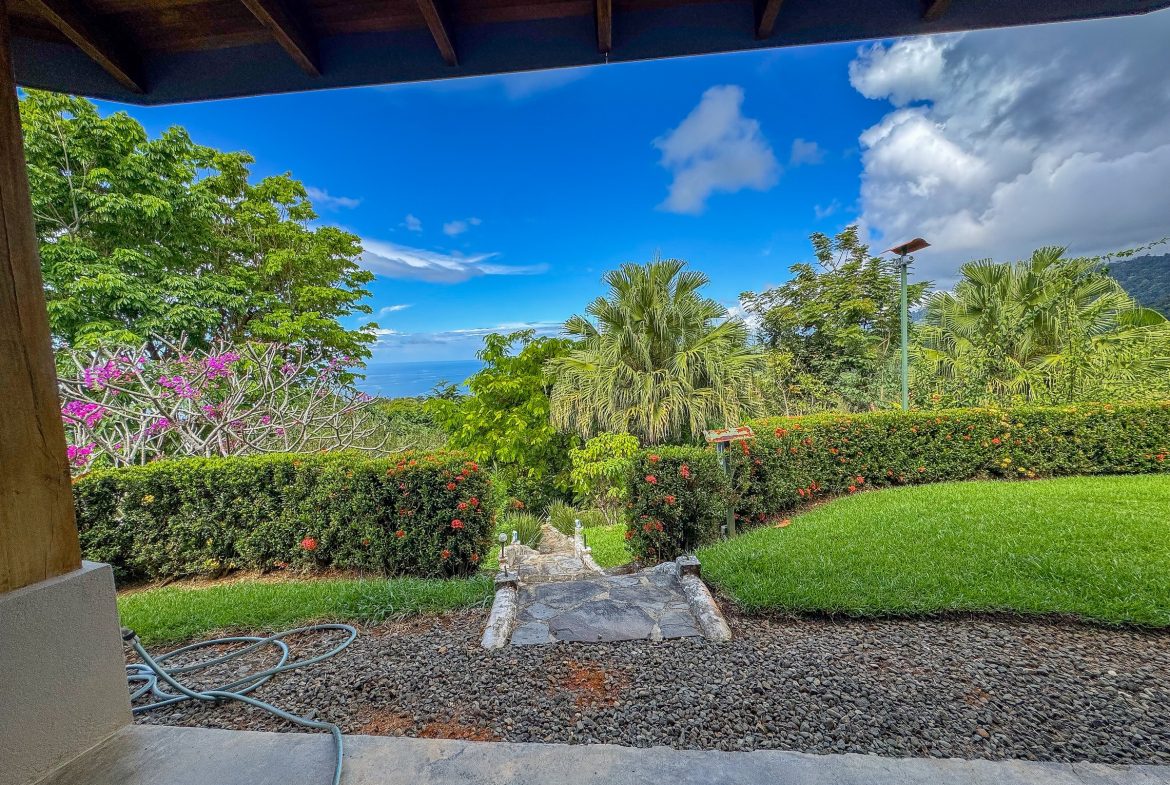 MOUNTAIN PROPERTY WITH ONE BEDROOM WITH OCEAN FRONT VIEWS, IN CINCO VENTANAS – 0.64 ACRES