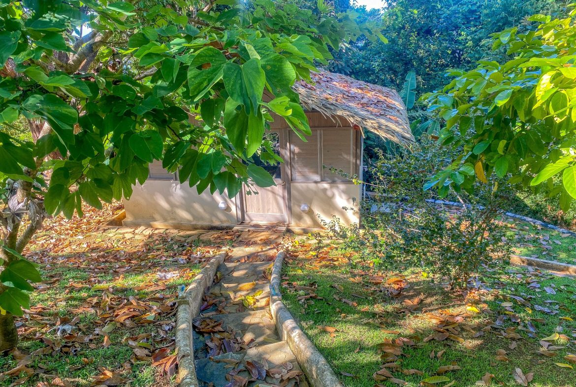 MOUNTAIN PROPERTY WITH ONE BEDROOM WITH OCEAN FRONT VIEWS, IN CINCO VENTANAS – 0.64 ACRES
