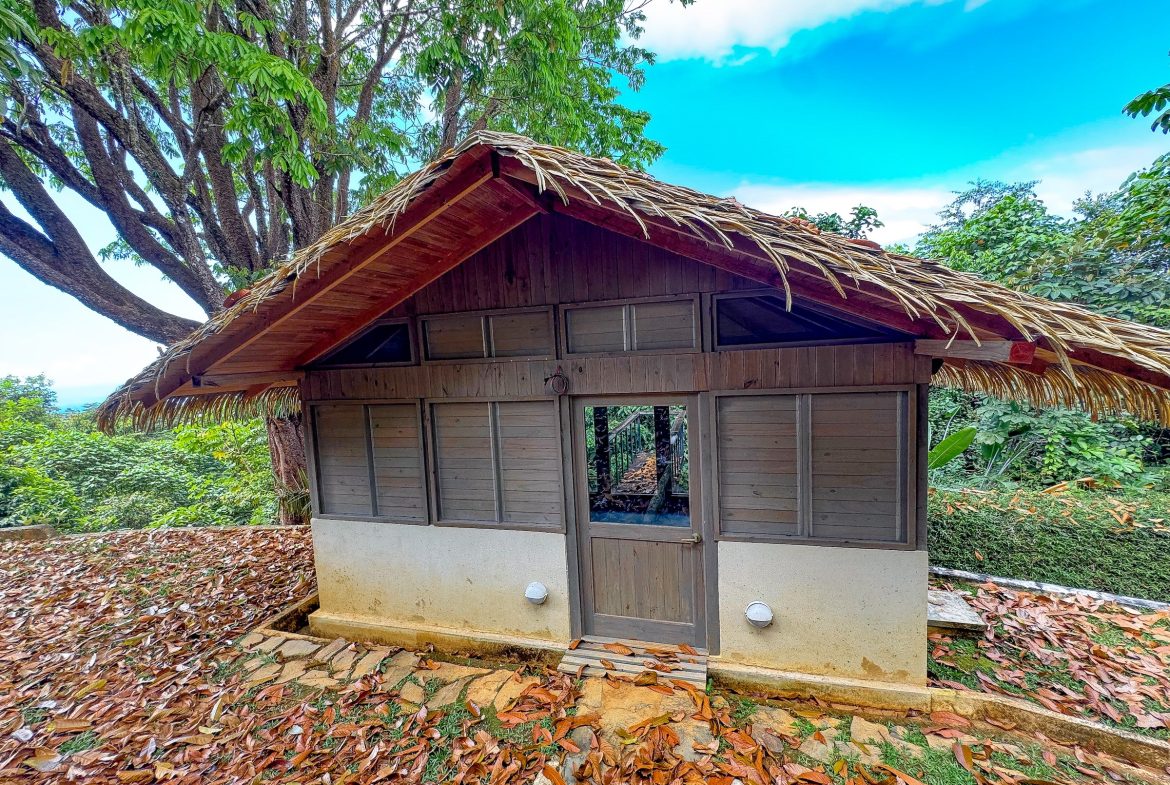 MOUNTAIN PROPERTY WITH ONE BEDROOM WITH OCEAN FRONT VIEWS, IN CINCO VENTANAS – 0.64 ACRES