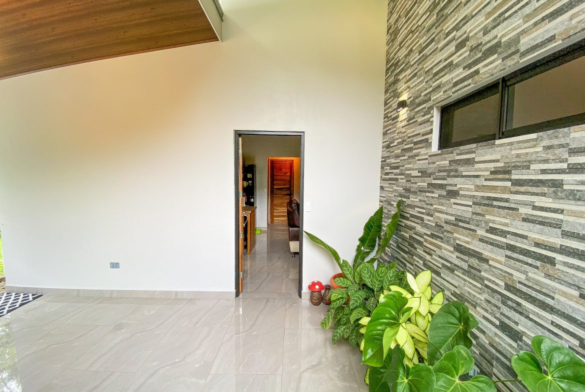 PROPERTY WITH FRUIT TREES IN A BEAUTIFUL GARDEN, IN OJOCHAL – 0.26 ACRES, Uvita, Costa Rica — photo 4