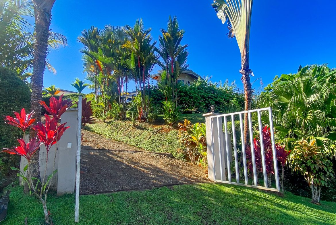 MOUNTAIN PROPERTY WITH ONE BEDROOM WITH OCEAN FRONT VIEWS, IN CINCO VENTANAS – 0.64 ACRES