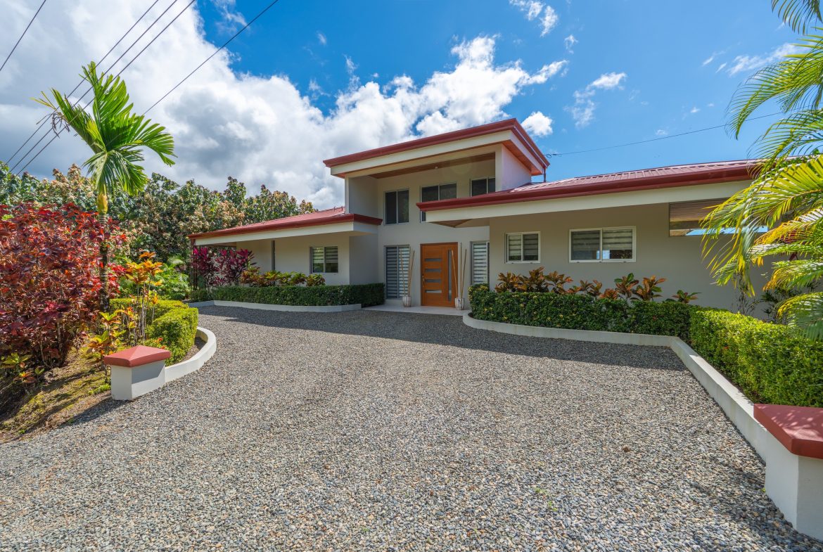 CASA HORIZON BLUE PROPERTY WITH THREE BEDROOM AND OCEAN VIEWS, IN OJOCHAL – 0.25 ACRES, Uvita, Costa Rica — photo 3