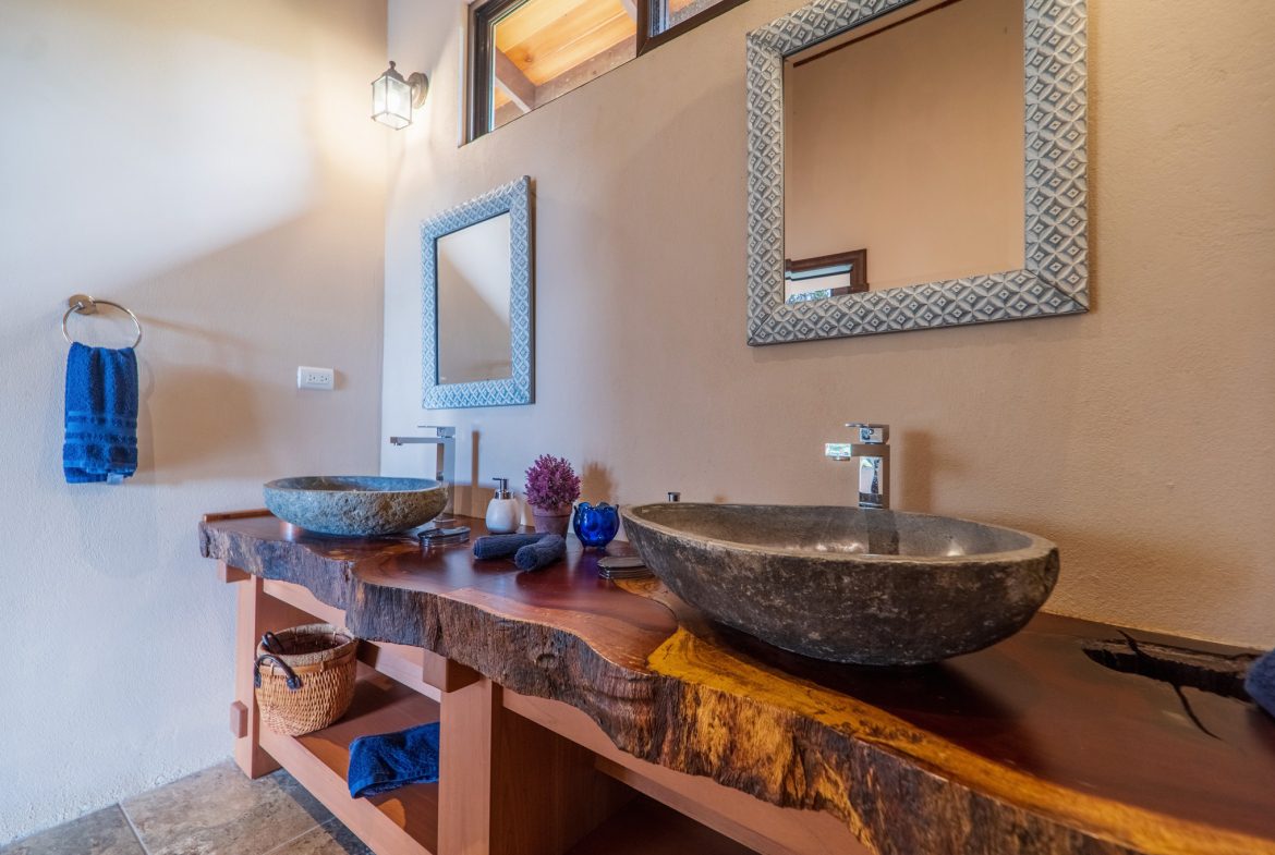 MOUNTAIN PROPERTY WITH A PARTIAL OCEAN VIEWS, IN PLATANILLO – 2.6 ACRES