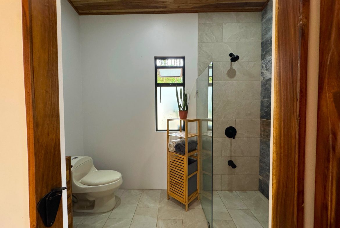 PROPERTY WITH ONE BEDROOM WITH BEAUTIFUL VIEWS OF THE NATURE, IN QUIZARRA PEREZ ZELEDON – 4.5 ACRES