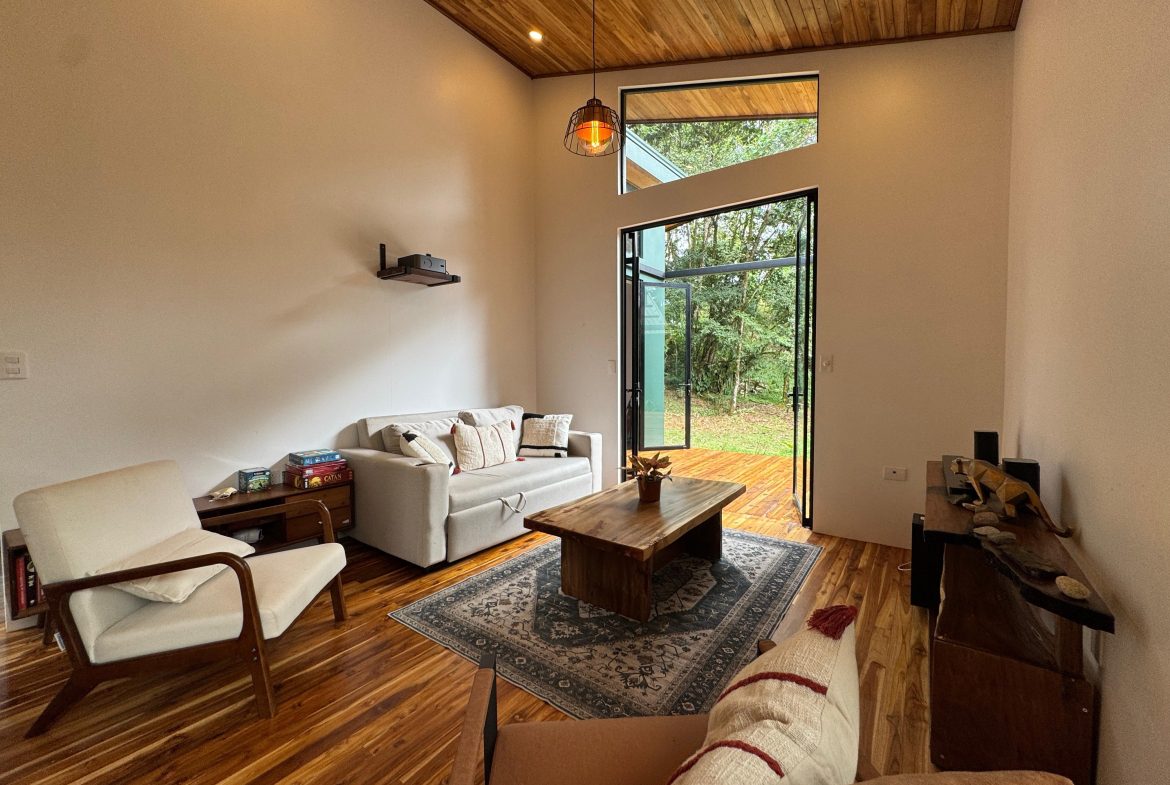 PROPERTY WITH ONE BEDROOM WITH BEAUTIFUL VIEWS OF THE NATURE, IN QUIZARRA PEREZ ZELEDON – 4.5 ACRES