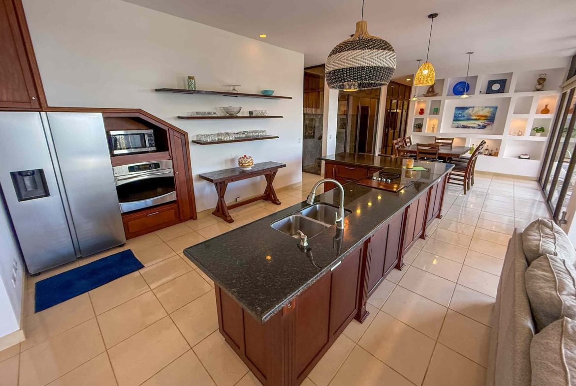 MOUNTAIN PROPERTY WITH FOUR BEDROOM WITH OCEAN VIEWS, IN OJOCHAL – 0.37 ACRES