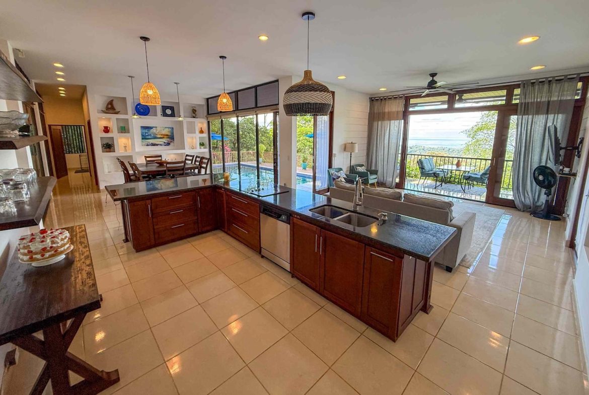 MOUNTAIN PROPERTY WITH FOUR BEDROOM WITH OCEAN VIEWS, IN OJOCHAL – 0.37 ACRES