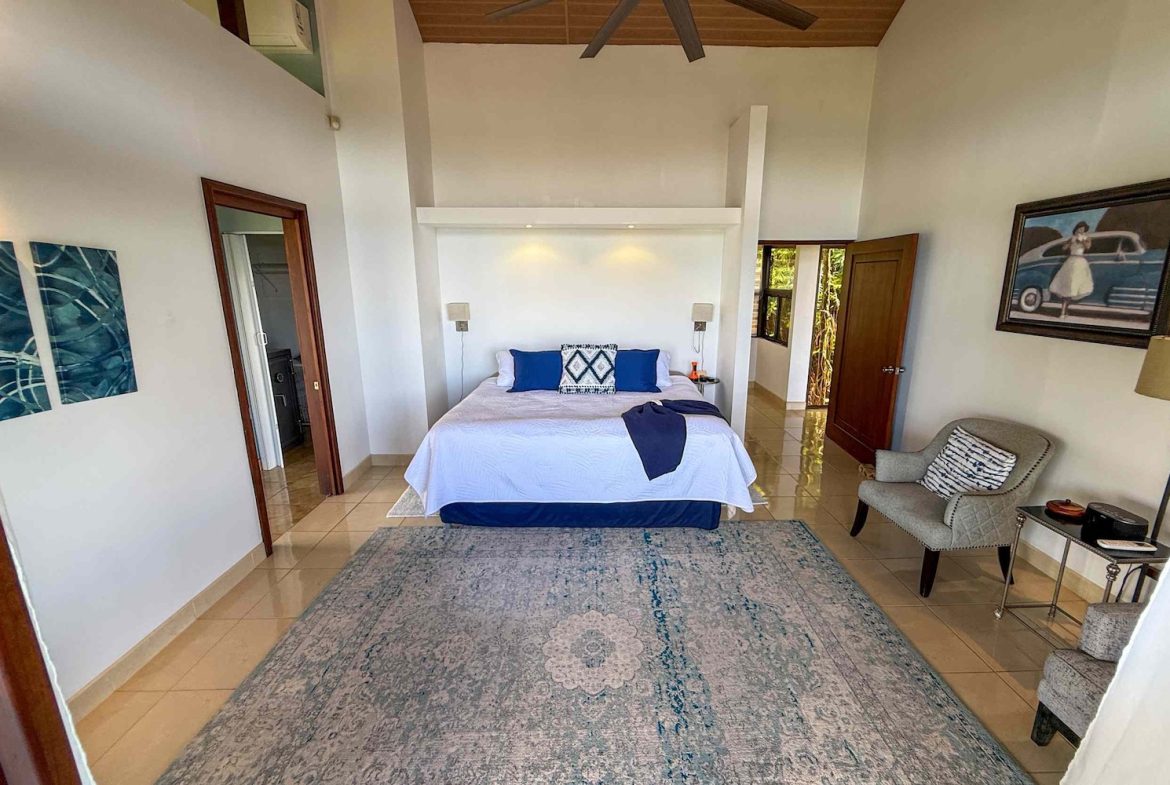 MOUNTAIN PROPERTY WITH FOUR BEDROOM WITH OCEAN VIEWS, IN OJOCHAL – 0.37 ACRES