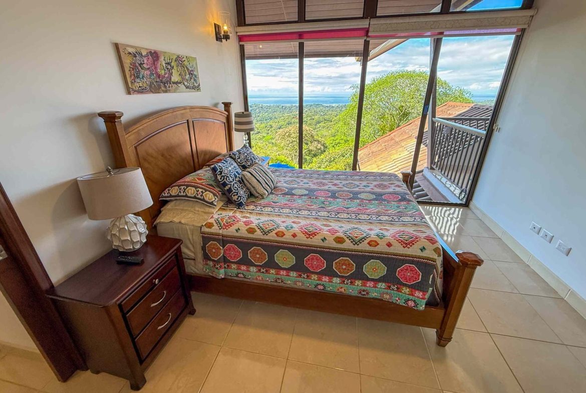 MOUNTAIN PROPERTY WITH FOUR BEDROOM WITH OCEAN VIEWS, IN OJOCHAL – 0.37 ACRES