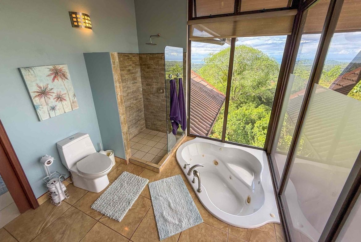 MOUNTAIN PROPERTY WITH FOUR BEDROOM WITH OCEAN VIEWS, IN OJOCHAL – 0.37 ACRES