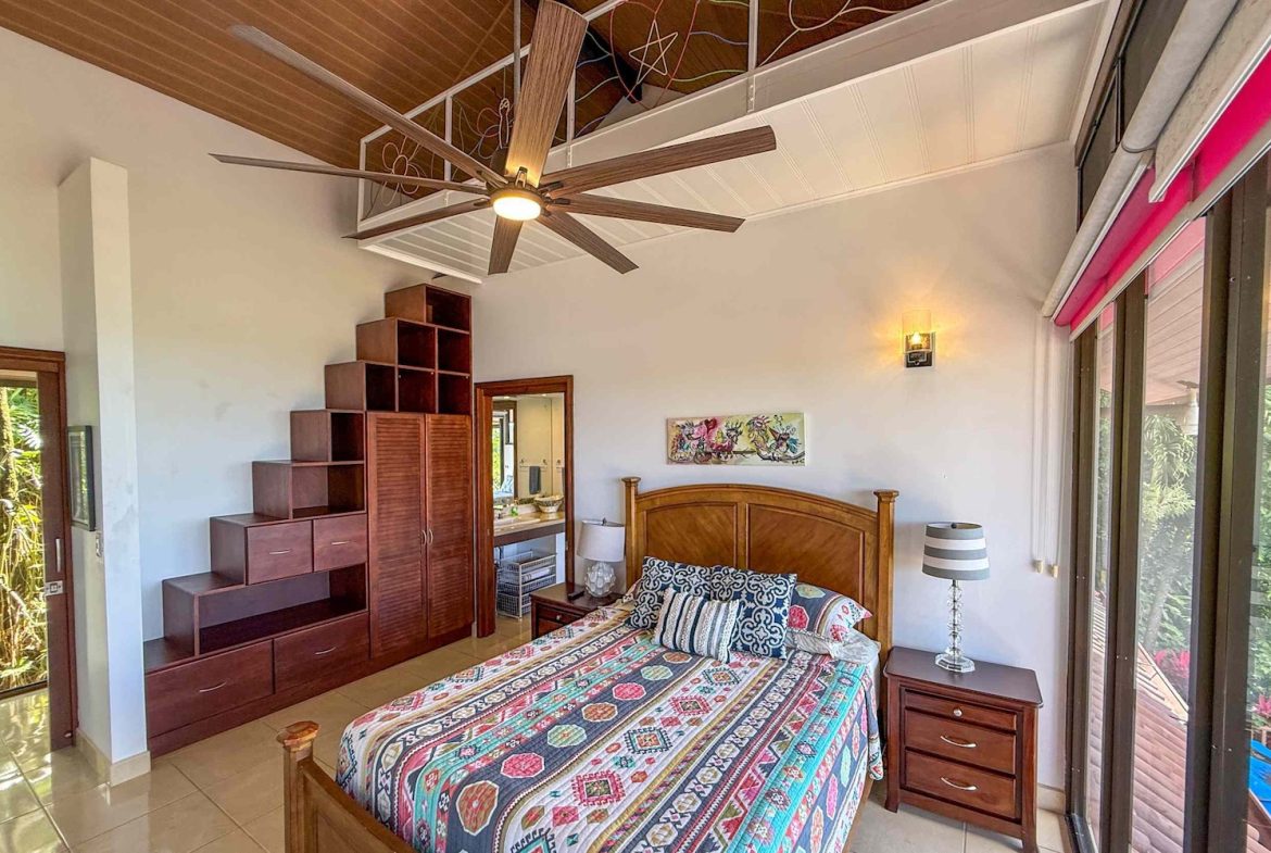 MOUNTAIN PROPERTY WITH FOUR BEDROOM WITH OCEAN VIEWS, IN OJOCHAL – 0.37 ACRES