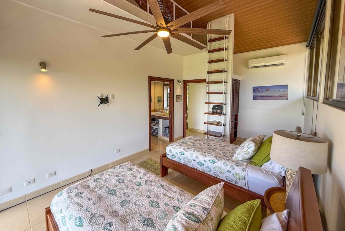 MOUNTAIN PROPERTY WITH FOUR BEDROOM WITH OCEAN VIEWS, IN OJOCHAL – 0.37 ACRES