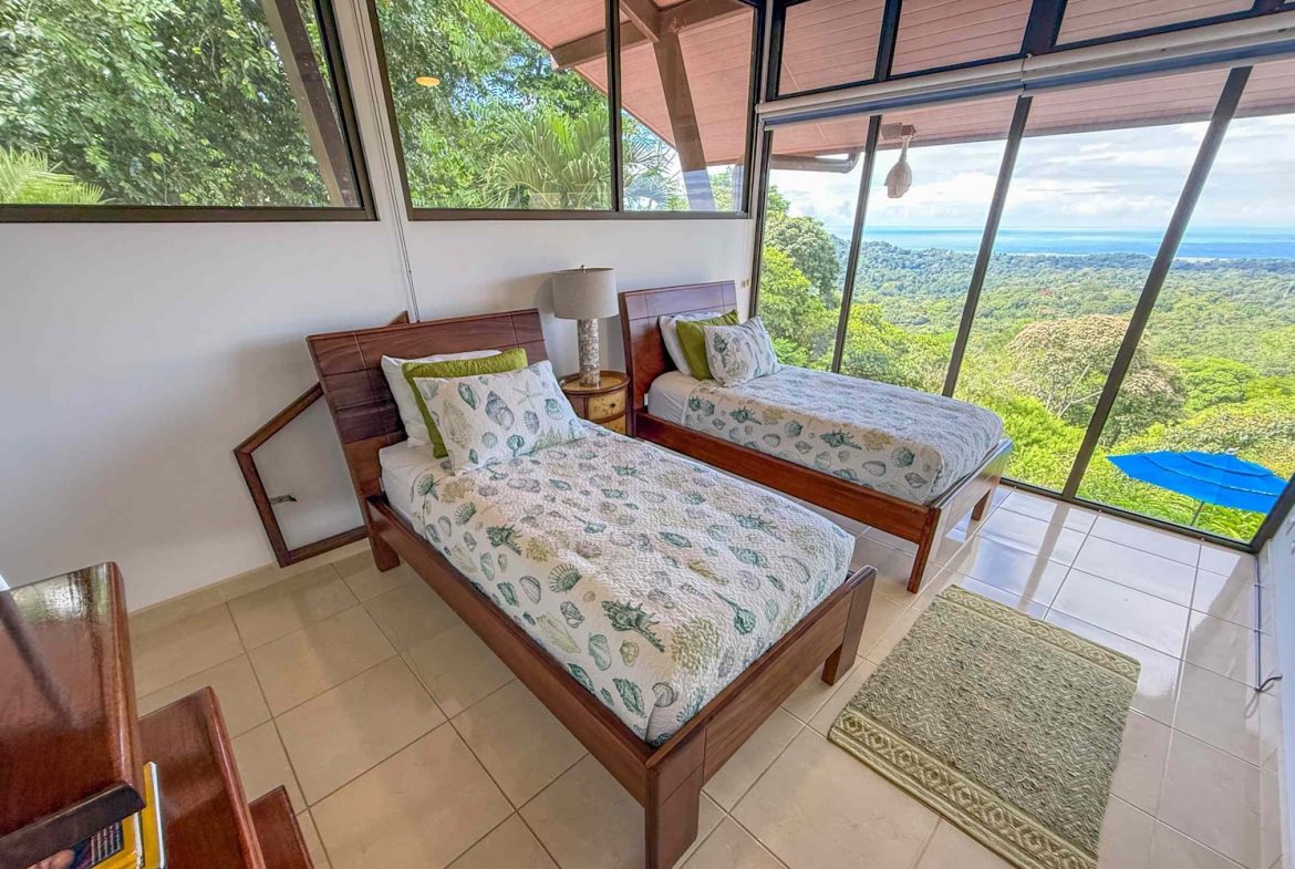 MOUNTAIN PROPERTY WITH FOUR BEDROOM WITH OCEAN VIEWS, IN OJOCHAL – 0.37 ACRES