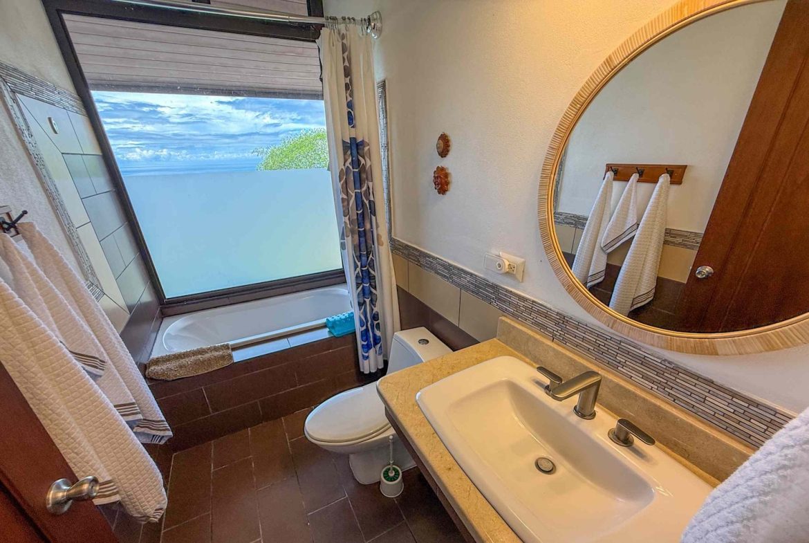 MOUNTAIN PROPERTY WITH FOUR BEDROOM WITH OCEAN VIEWS, IN OJOCHAL – 0.37 ACRES