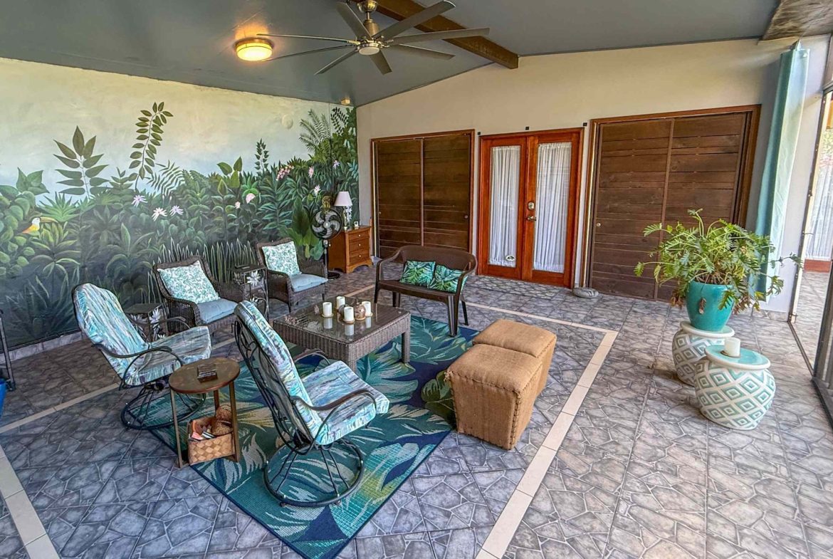 MOUNTAIN PROPERTY WITH FOUR BEDROOM WITH OCEAN VIEWS, IN OJOCHAL – 0.37 ACRES