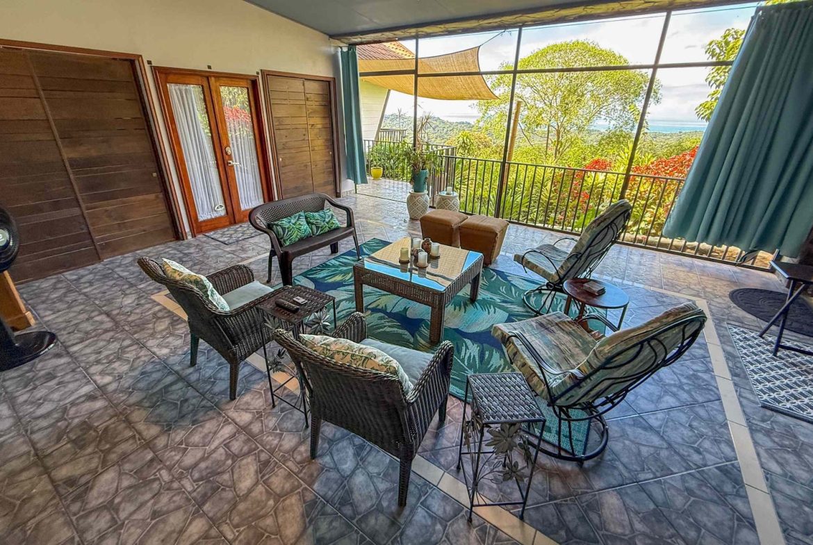 MOUNTAIN PROPERTY WITH FOUR BEDROOM WITH OCEAN VIEWS, IN OJOCHAL – 0.37 ACRES