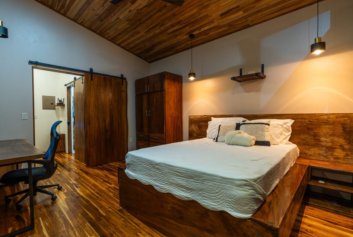 PROPERTY WITH ONE BEDROOM WITH BEAUTIFUL VIEWS OF THE NATURE, IN QUIZARRA PEREZ ZELEDON – 4.5 ACRES