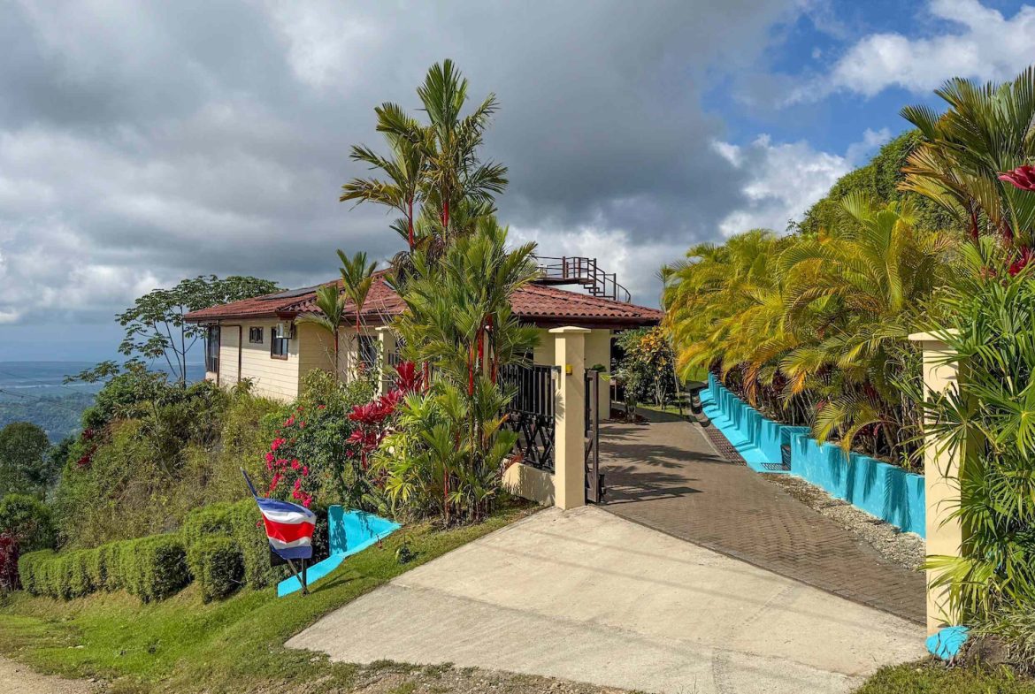 MOUNTAIN PROPERTY WITH FOUR BEDROOM WITH VALLEY VIEWS, IN BALSAR PUERTO CORTES – 0.23 ACRES, Uvita, Costa Rica — photo 3