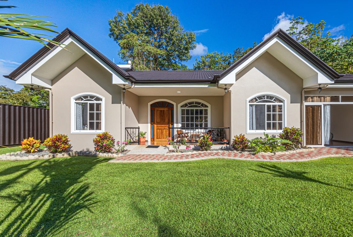 BEAUTIFUL PROPERTY WITH FIVE BEDROOMS, IN LOS LAURELES  STREET UVITA – 0.23 ACRES, Uvita, Costa Rica — photo 5
