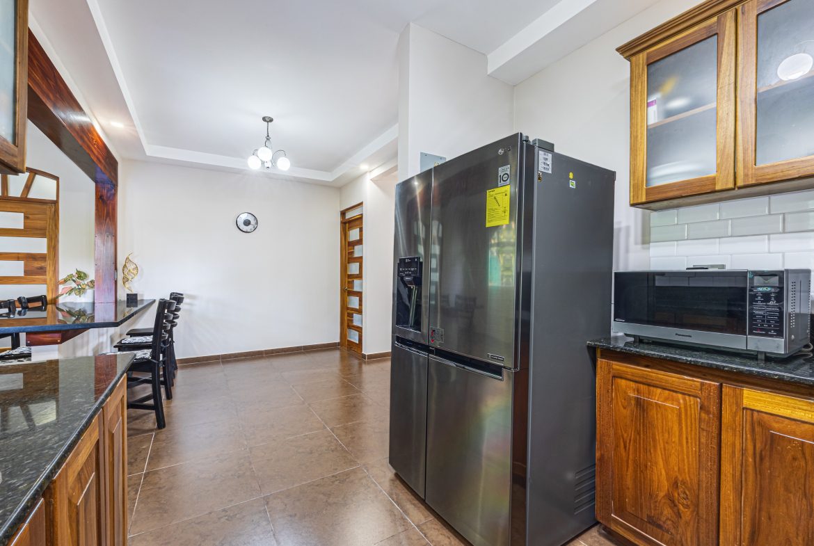 BEAUTIFUL PROPERTY WITH FIVE BEDROOMS, IN LOS LAURELES  STREET UVITA – 0.23 ACRES