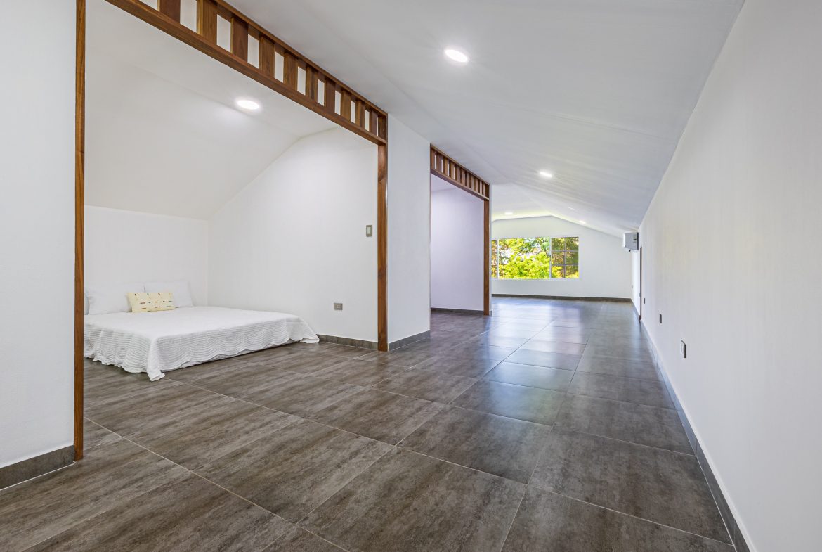 BEAUTIFUL PROPERTY WITH FIVE BEDROOMS, IN LOS LAURELES  STREET UVITA – 0.23 ACRES