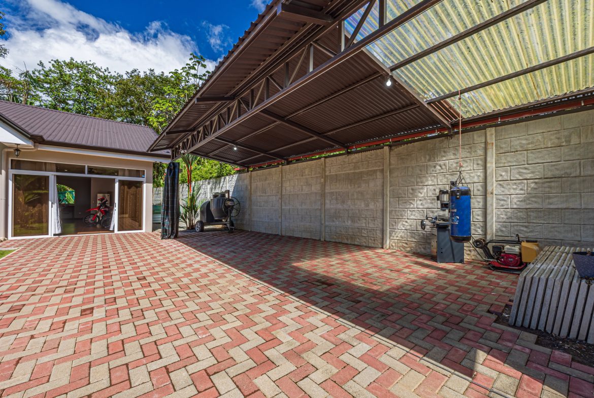 BEAUTIFUL PROPERTY WITH FIVE BEDROOMS, IN LOS LAURELES  STREET UVITA – 0.23 ACRES, Uvita, Costa Rica — photo 6