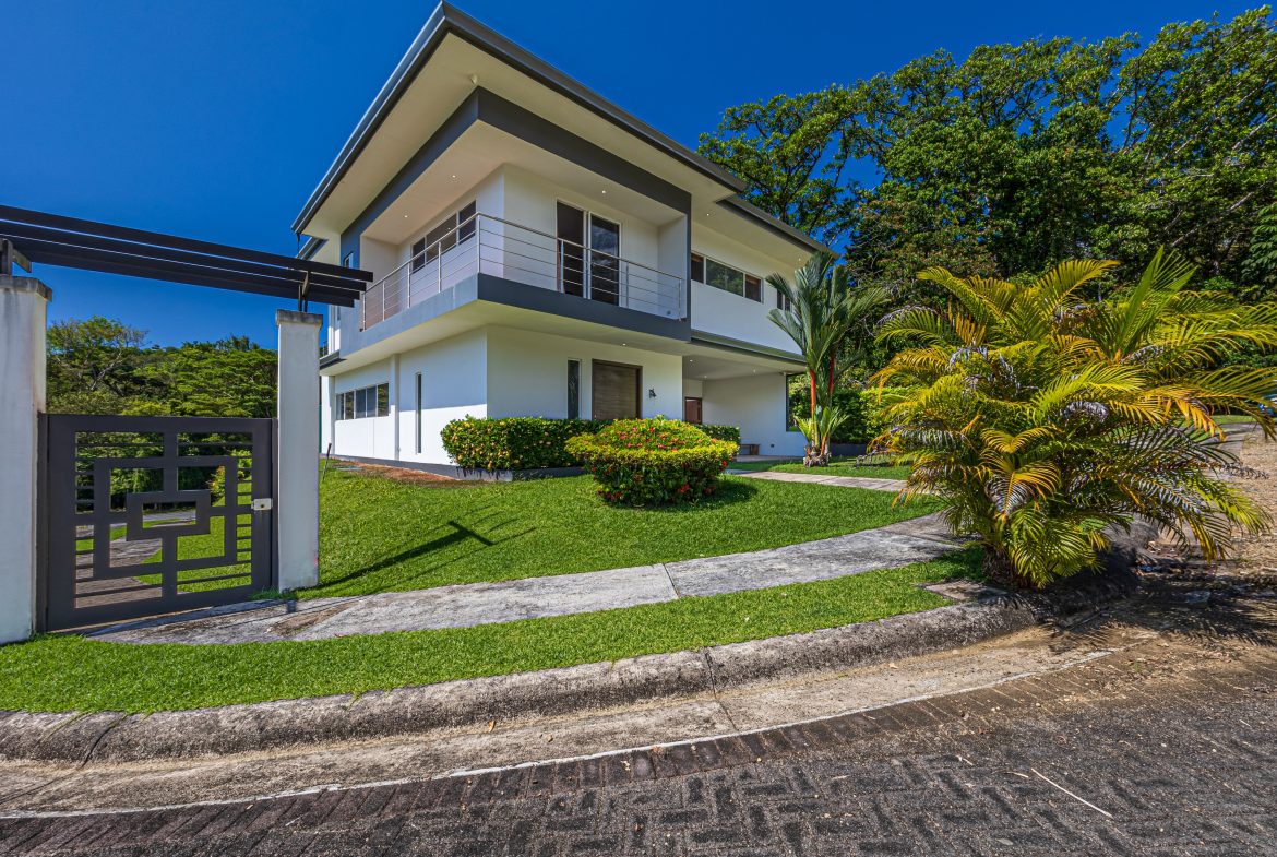PROPERTY WITH TWO BEDROOM IN A GATED COMMUNITY, IN PLAYA HERMOSA – 0.076 ACRES, Uvita, Costa Rica — photo 4