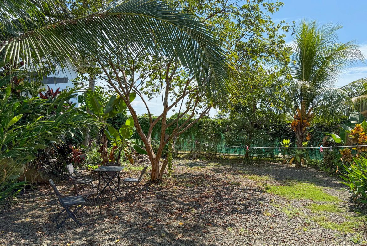 PROPERTY WITH TWO BEDROOM A STEPS OF THE BEACH, IN BAHIA BALLENA – 0.09 ACRES