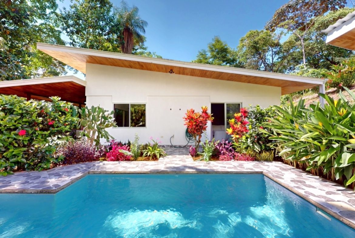 PROPERTY WITH TWO BEDROOM IN A SOLAR POWERED IN A GATED COMMUNITY, IN OJOCHAL – 1.24 ACRES, Uvita, Costa Rica — photo 4