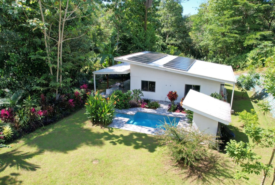 PROPERTY WITH TWO BEDROOM IN A SOLAR POWERED IN A GATED COMMUNITY, IN OJOCHAL – 1.24 ACRES, Uvita, Costa Rica — photo 2