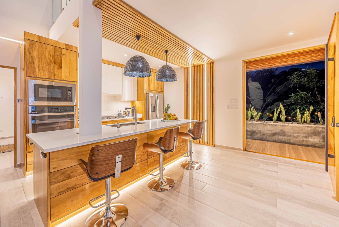 PROPERTY WITH FOUR BEDROOM AND SUNSET VIEWS SURROUNDED IN OF THE NATURE, IN HATILLO – 1.42 ACRES