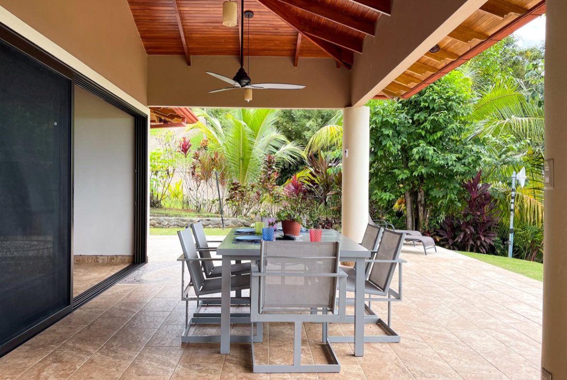 PROPERTY WITH FIVE BEDROOM IN OJOCHAL WITH SUNSET VIEWS – 0.65 ACRES, Uvita, Costa Rica — photo 5