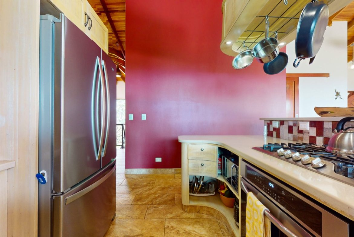PROPERTY WITH FIVE BEDROOM IN OJOCHAL WITH SUNSET VIEWS – 0.65 ACRES