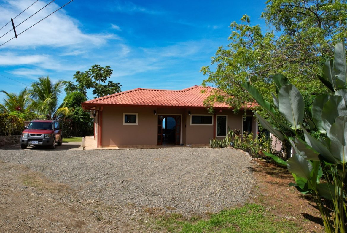 RESIDENCE WITH ADDITIONAL LAND: A UNIQUE OPPORTUNITY, IN OJOCHAL – 1.45 ACRES, Uvita, Costa Rica — photo 4