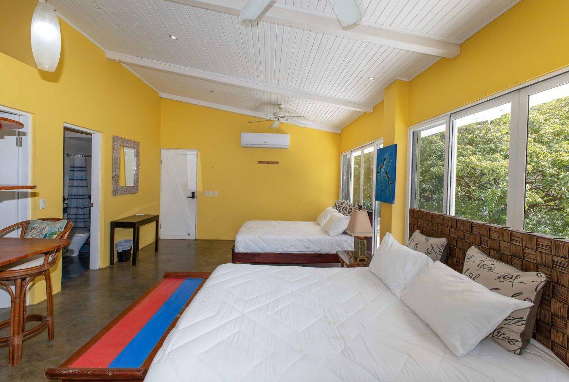 CASA AMABLE PROPERTY WITH THREE BEDROOM, IN MANUEL ANTONIO – 0.27 ACRES