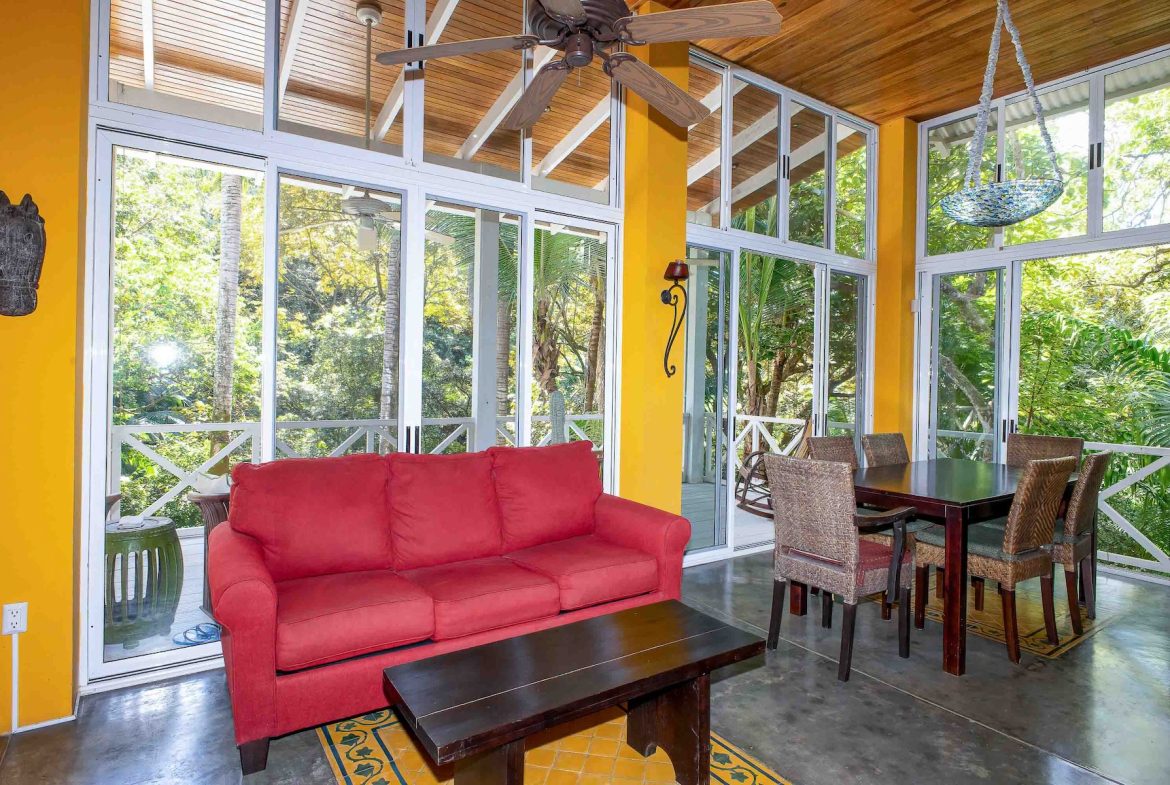 CASA AMABLE PROPERTY WITH THREE BEDROOM, IN MANUEL ANTONIO – 0.27 ACRES