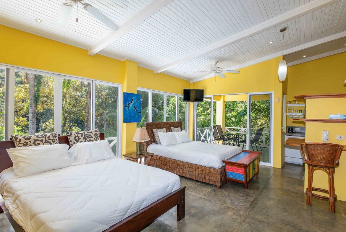 CASA AMABLE PROPERTY WITH THREE BEDROOM, IN MANUEL ANTONIO – 0.27 ACRES