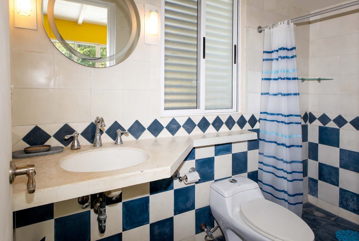 CASA AMABLE PROPERTY WITH THREE BEDROOM, IN MANUEL ANTONIO – 0.27 ACRES